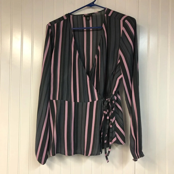 Torrid Stripe Wrap Front Tie Blouse Size 00 Black Pink Gray VNeck - Picture 1 of 5